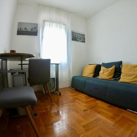 Sunny Apartment By The Beach Каштель-Штафилич Экстерьер фото
